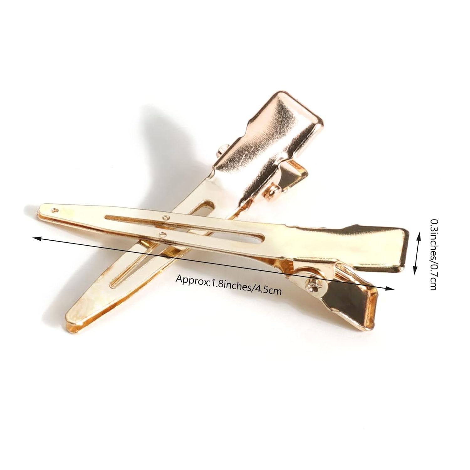 Qearl gold curl clip close-up shows durable metal finish for long wear