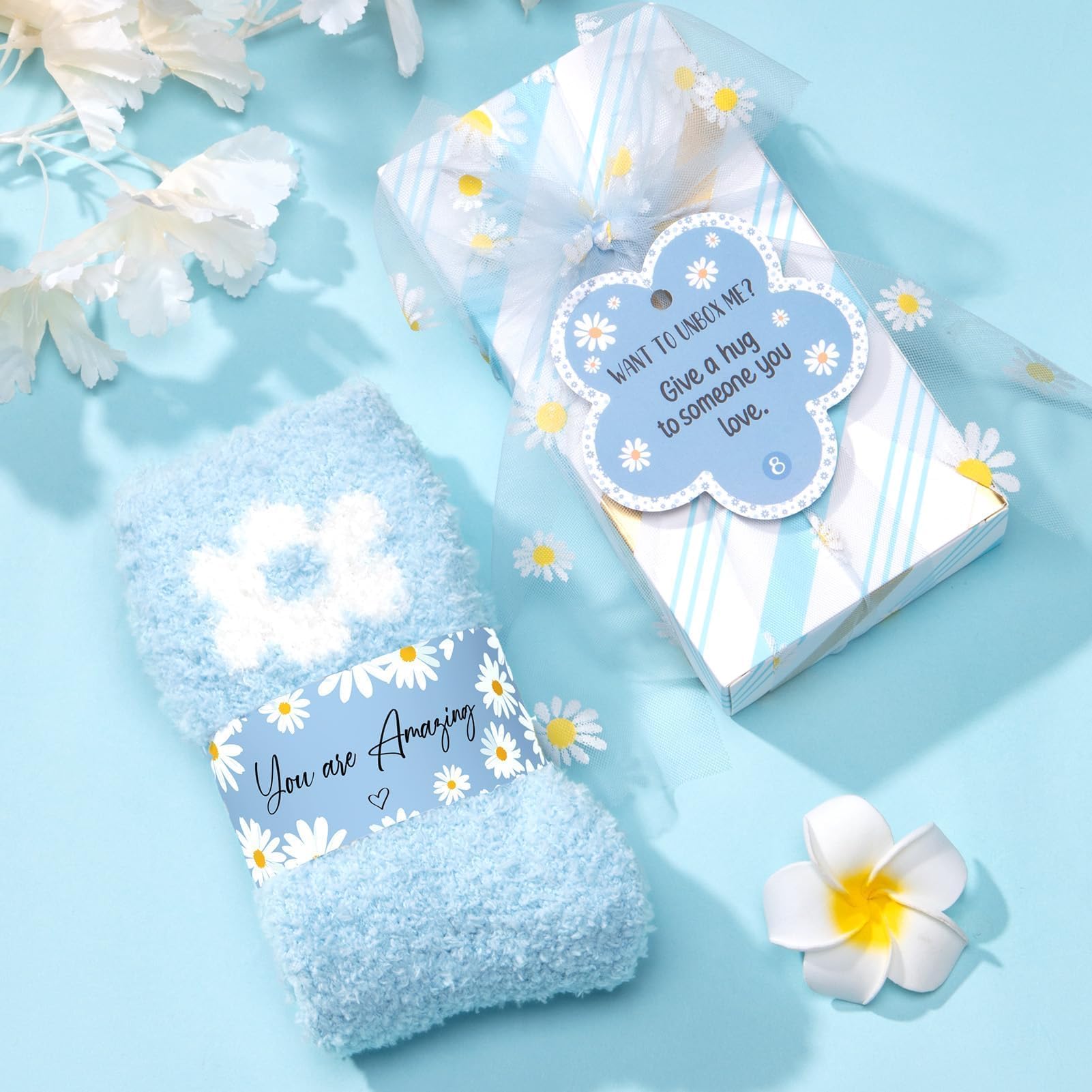 Qinline gift card and ribbons enhance presentation and personalization