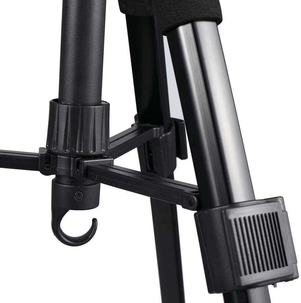 QISHI YUHUA wig stand is portable for studio and salon setups
