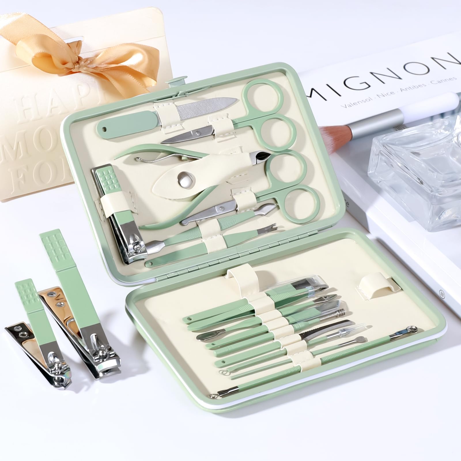 QLNE gift-ready nail care kit display suitable as a thoughtful present.