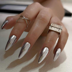 Uñas Qsnidy Almendra Cromadas Brillantes, acabado espejo para salidas nocturnas.