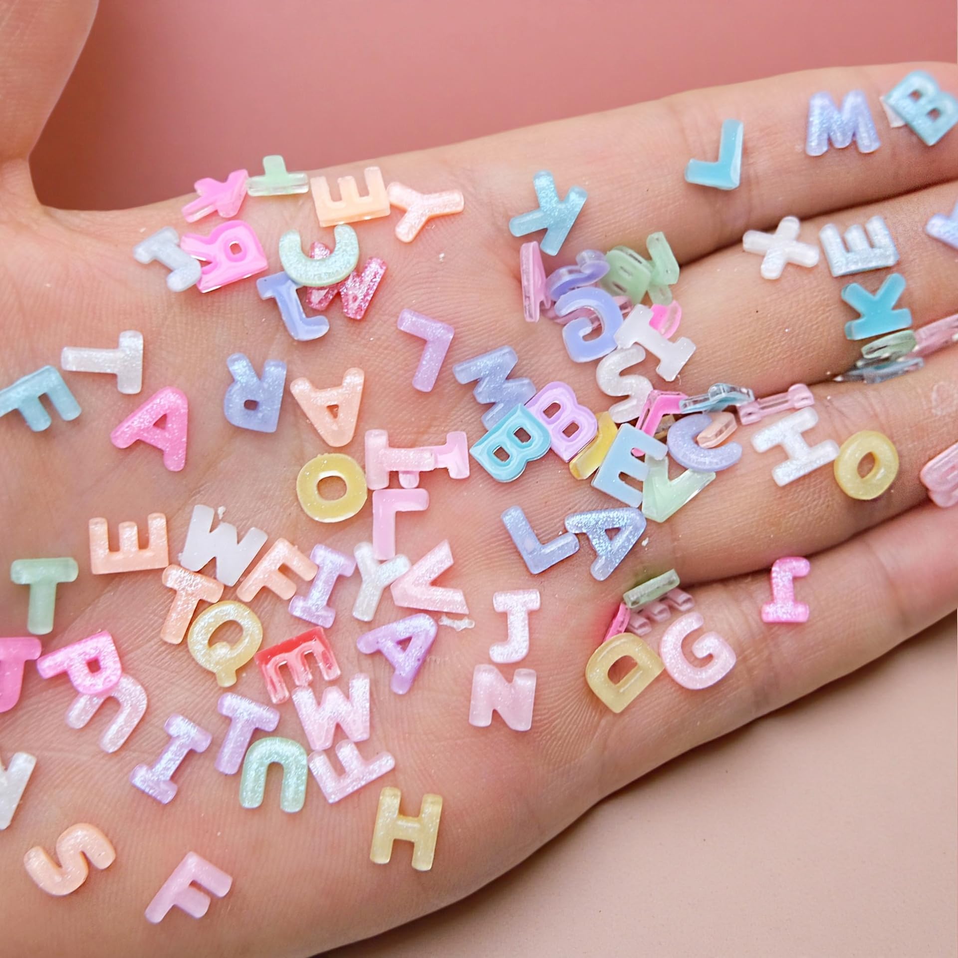 Quezadyl letras para arte de uñas en resina con acabado claro y brillo suave