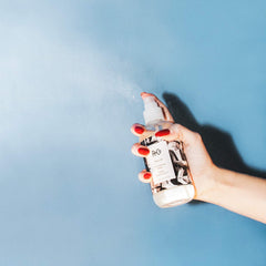 R+Co Dallas shine and body spray delivers glossy finish and movement