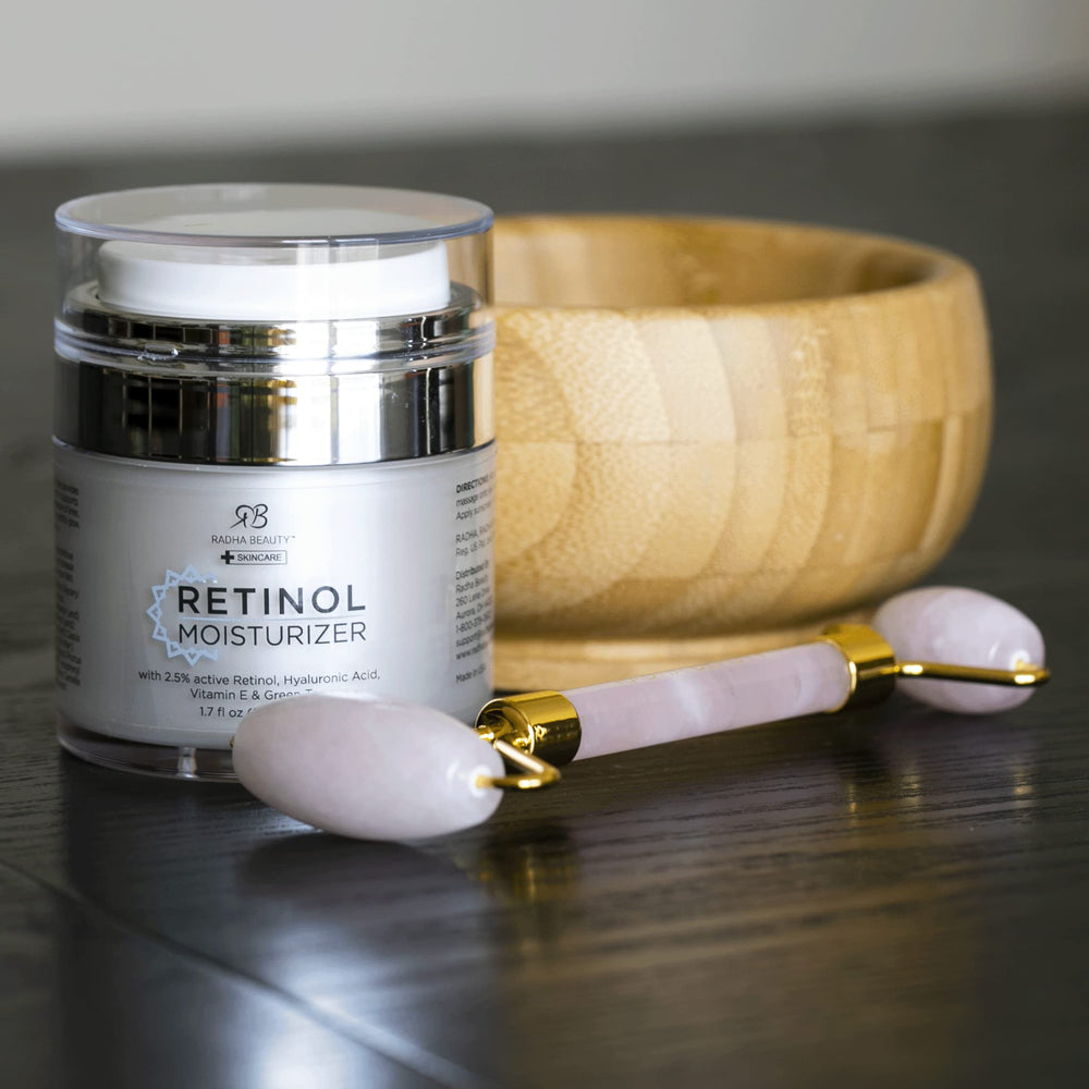 Radha Beauty Moisturizing Miracle Retinol Cream key ingredients like hyaluronic acid and green tea.