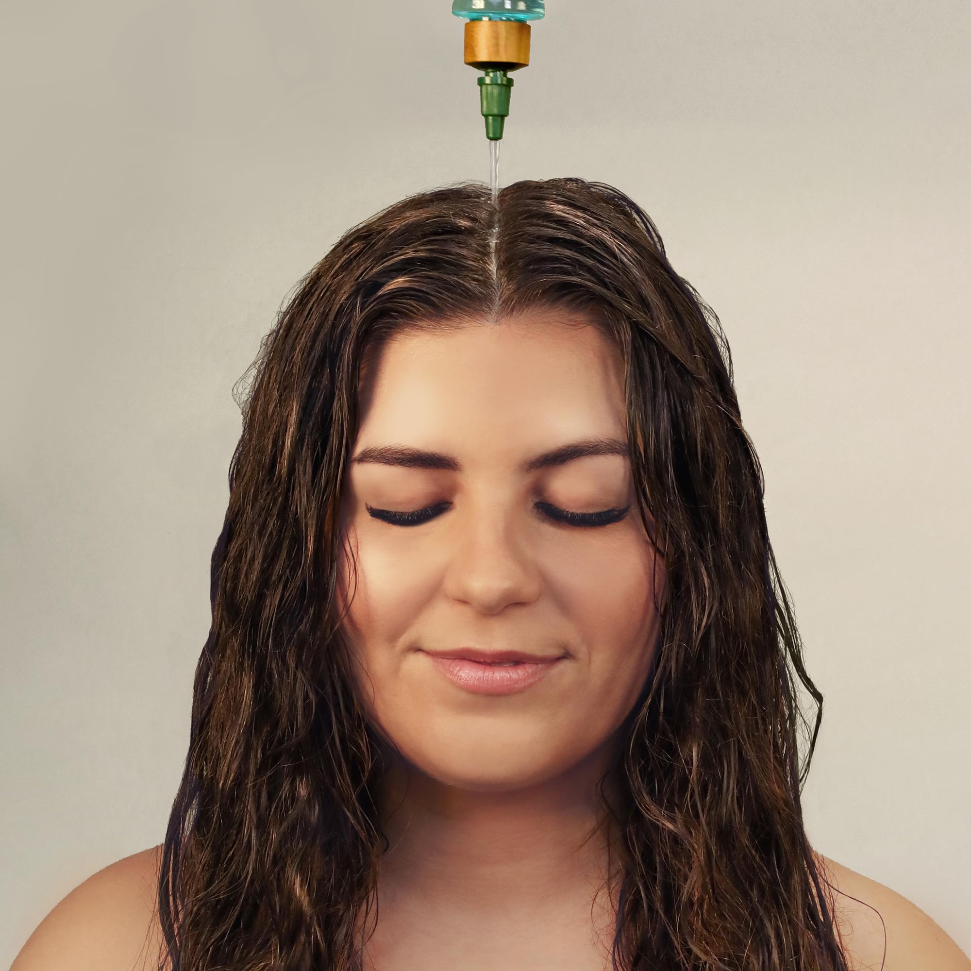 RAW SUGAR vegan-biotin-bamboo formula badge emphasizes nourishment without heaviness.