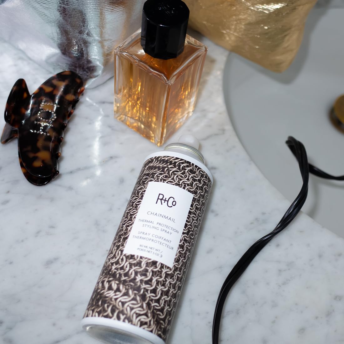 R+Co Chainmail celery seed smoothing for balanced hydration