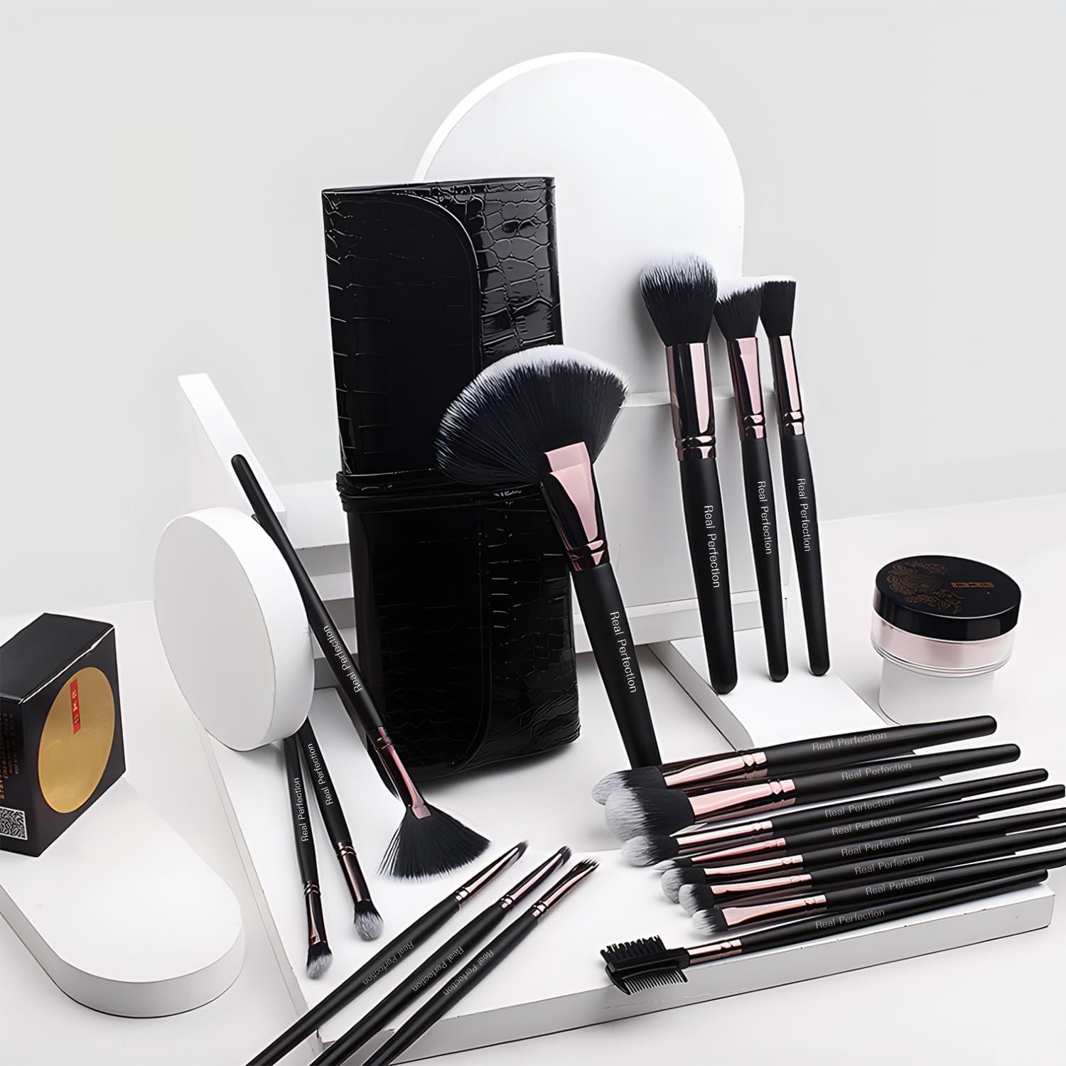 Real Perfection concealer brush for precise spot concealing and blending