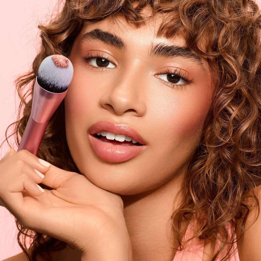 Real Techniques Power Pigment brush works with liquid blush for layering.