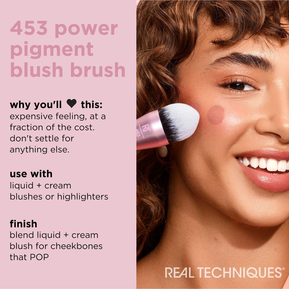 Real Techniques Power Pigment brush stamps color and diffuses for seamless blending.