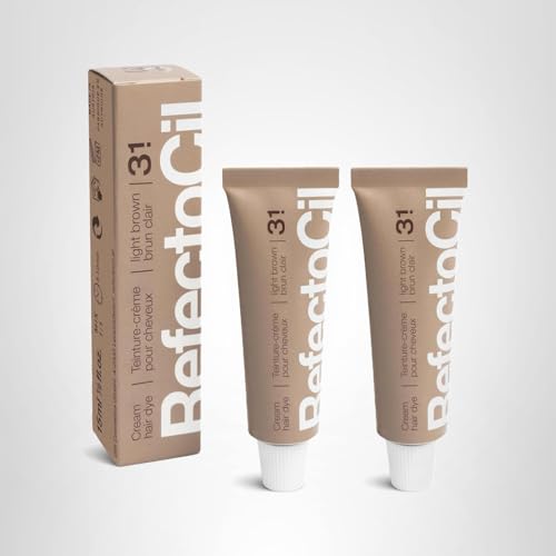 RefectoCil 3.1 application close-up showing creamy texture for even color.