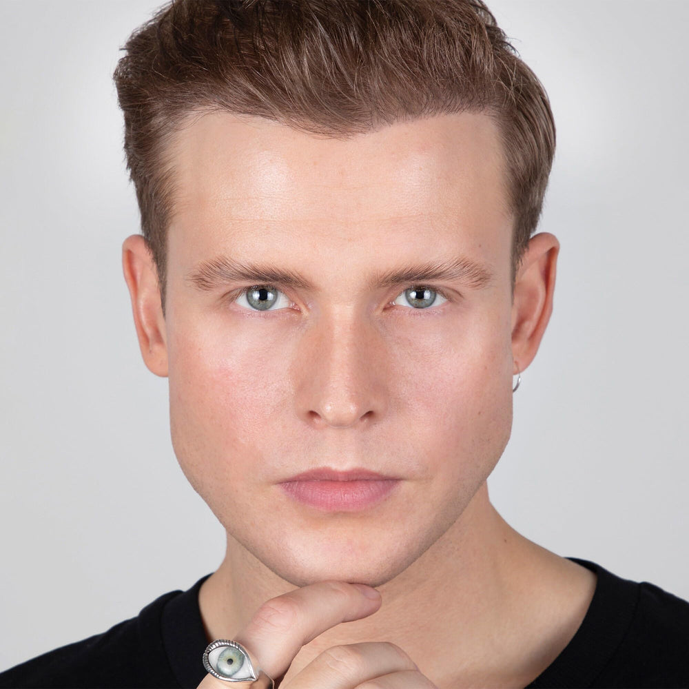 Refy Brow Sculpt wax-gel-hybrid texture image emphasizes soft hold with lift.