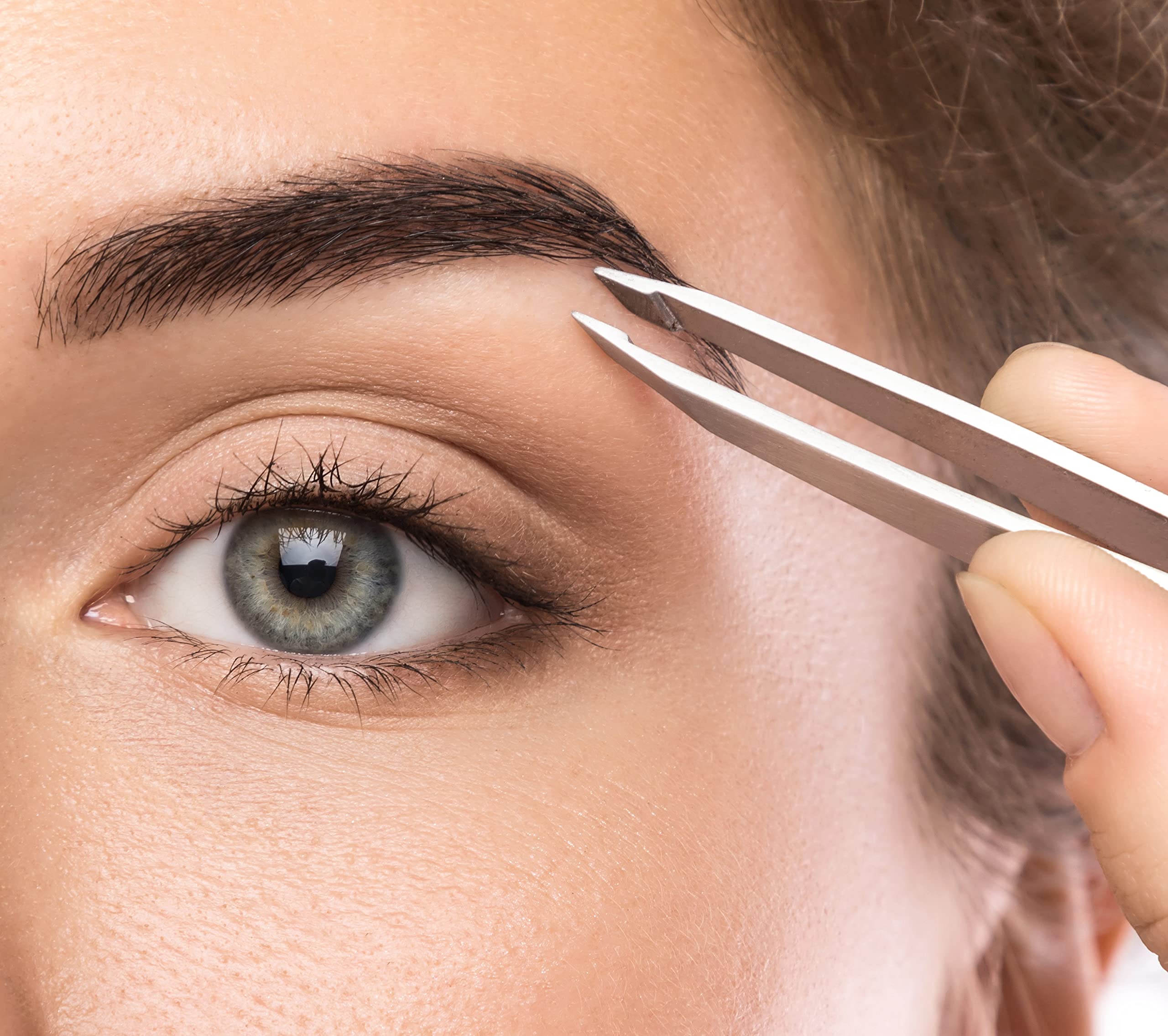 Regine Switzerland brow and facial hair grooming with a versatile tool.