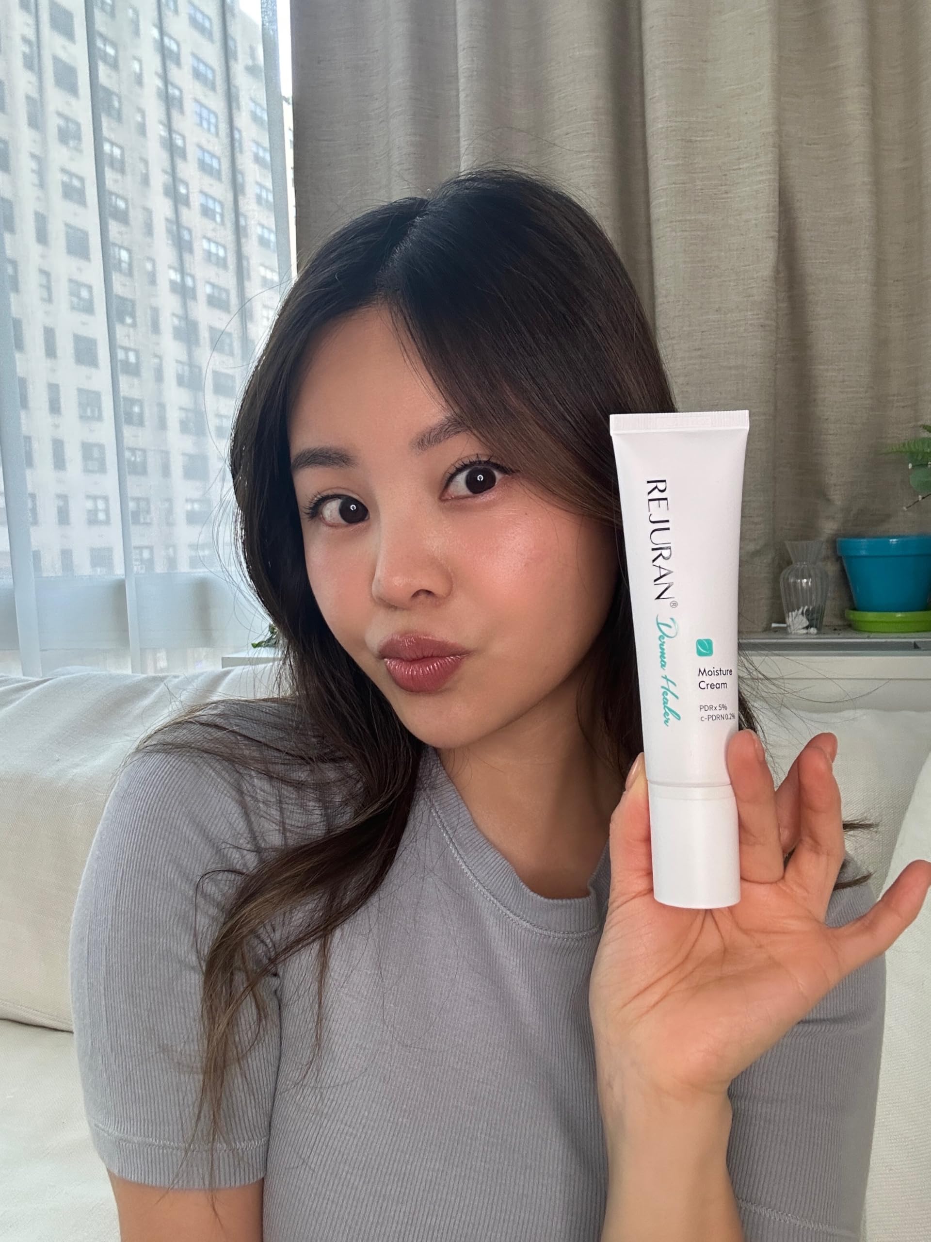 REJURAN Moisture Cream barrier repair action illustrating skin barrier support