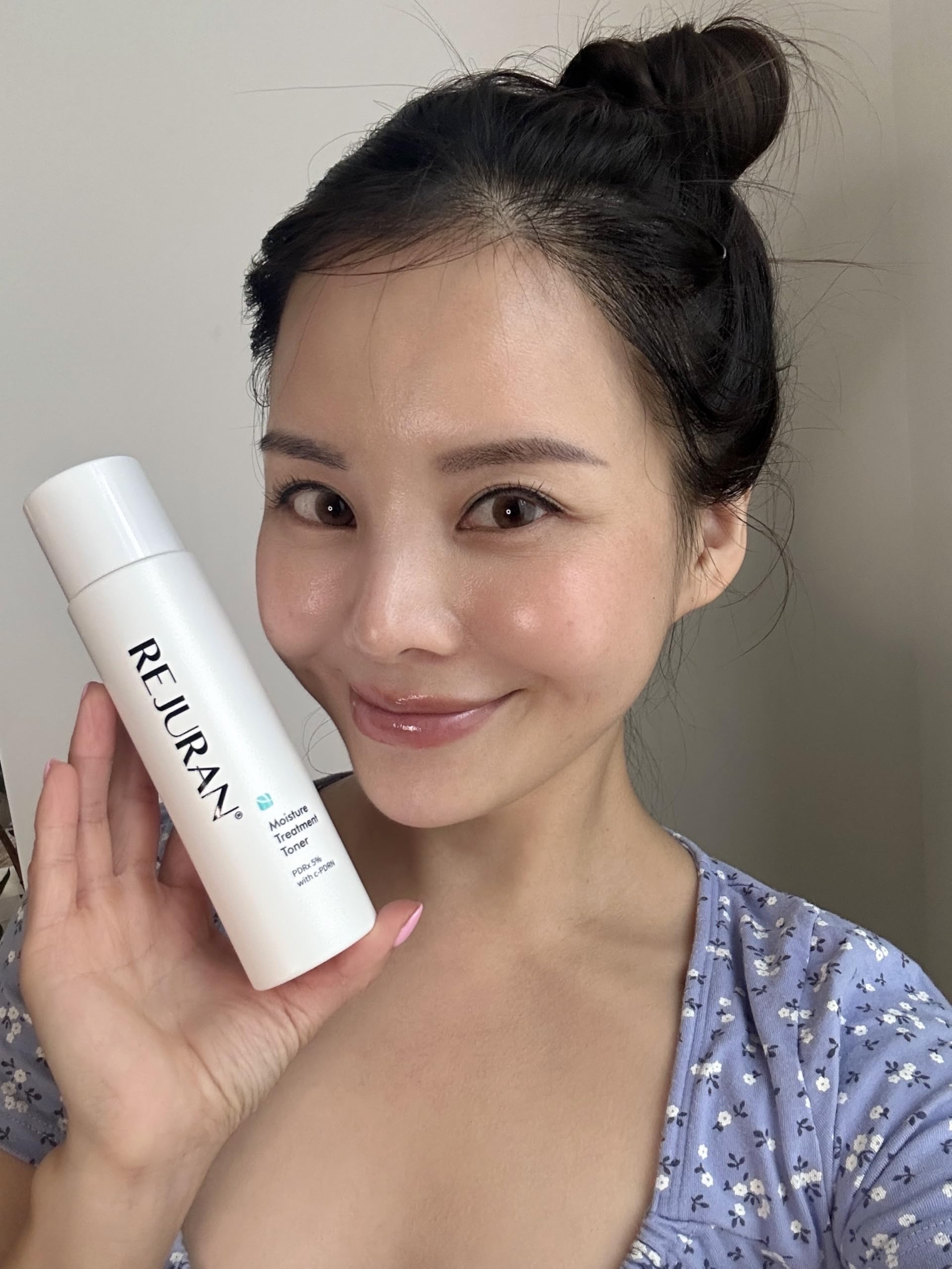 REJURAN Moisture Toner close-up—non-greasy hydration