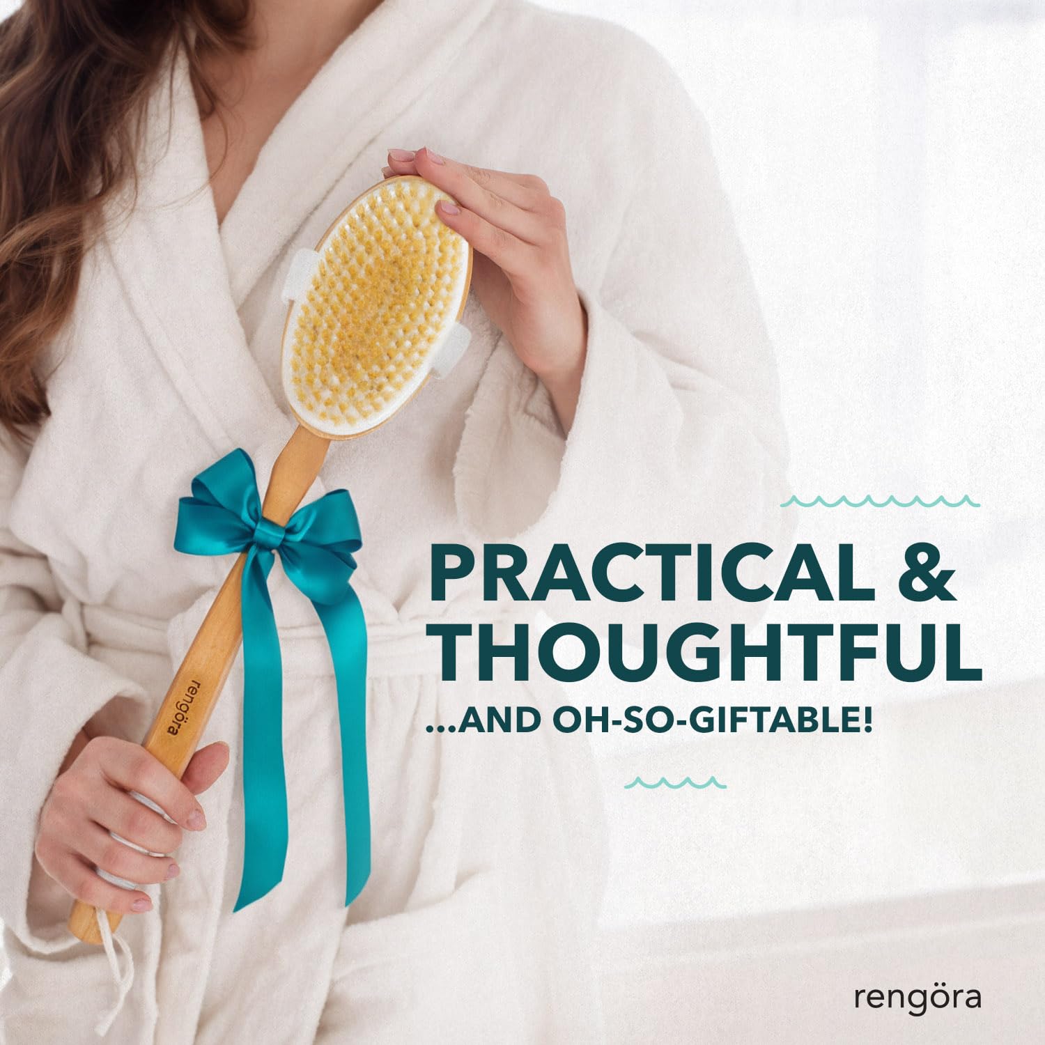 Rengöra travel-friendly back brush fits in bags for on-the-go cleansing.