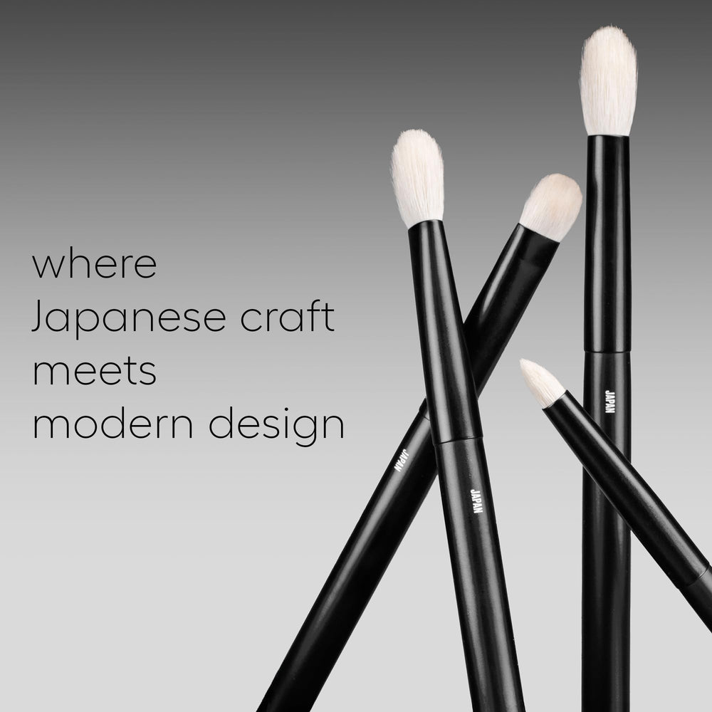 rephr The Core Eye Set crease brush blends depth for defined, smoky lids.