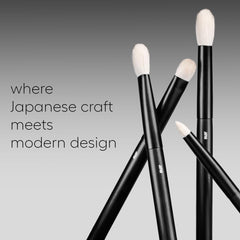 rephr The Core Eye Set crease brush blends depth for defined, smoky lids.