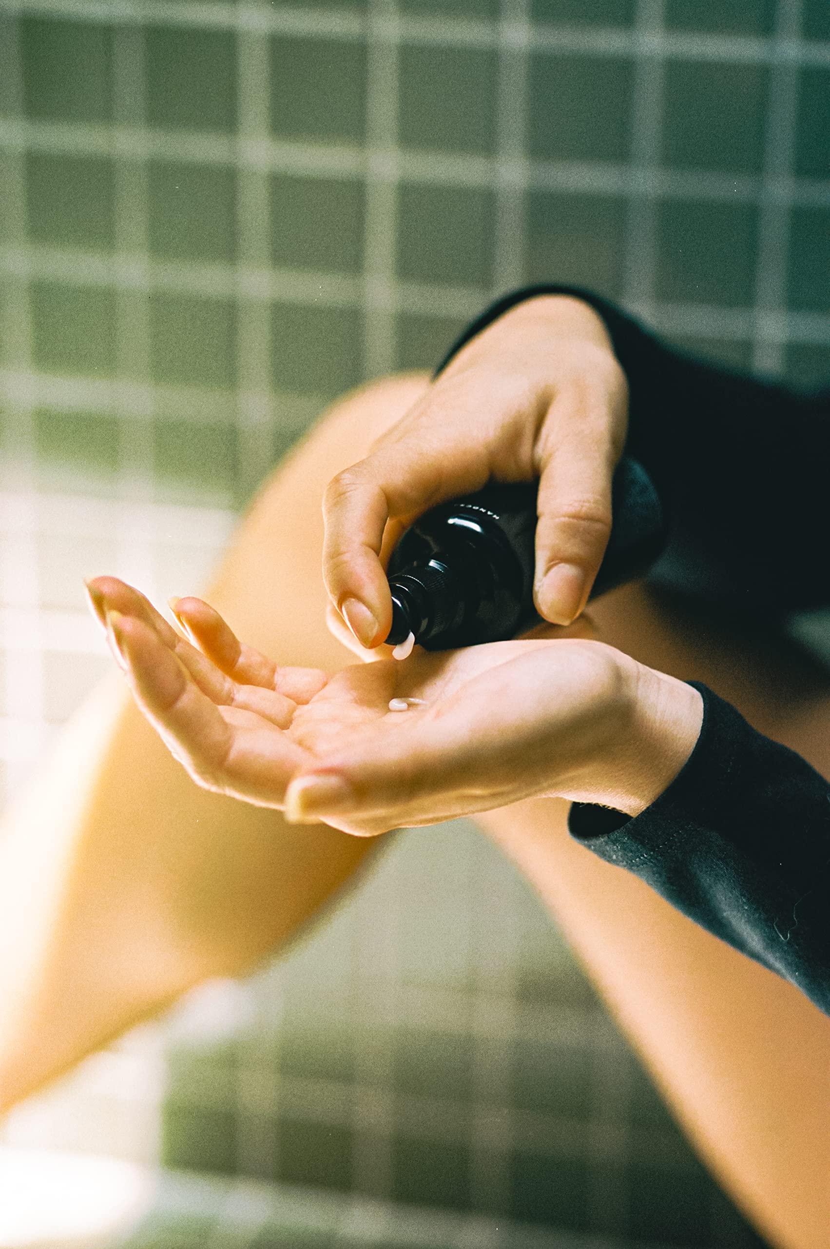 REVERIE Natural Milk Leave-In recyclable packaging supports sustainable beauty choices.