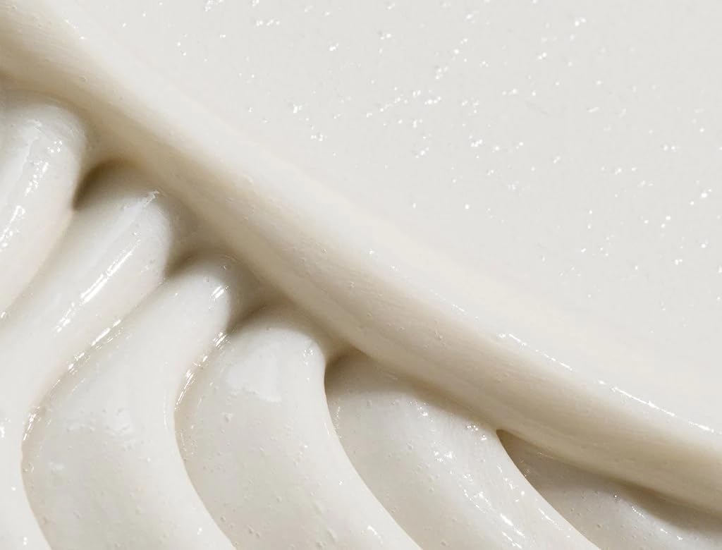 REVERIE conditioner pump application demonstrates easy, quick, weightless nourishment.