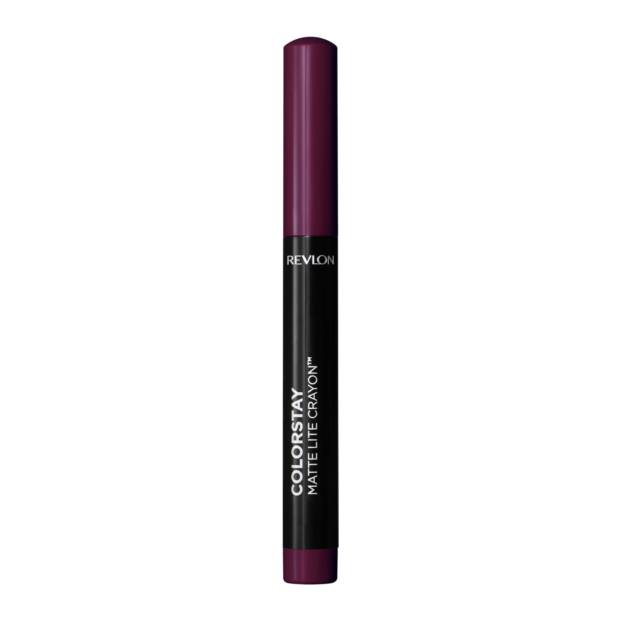 REVLON ColorStay Matte Lite Crayon muestra textura matte suave para uso prolongado.