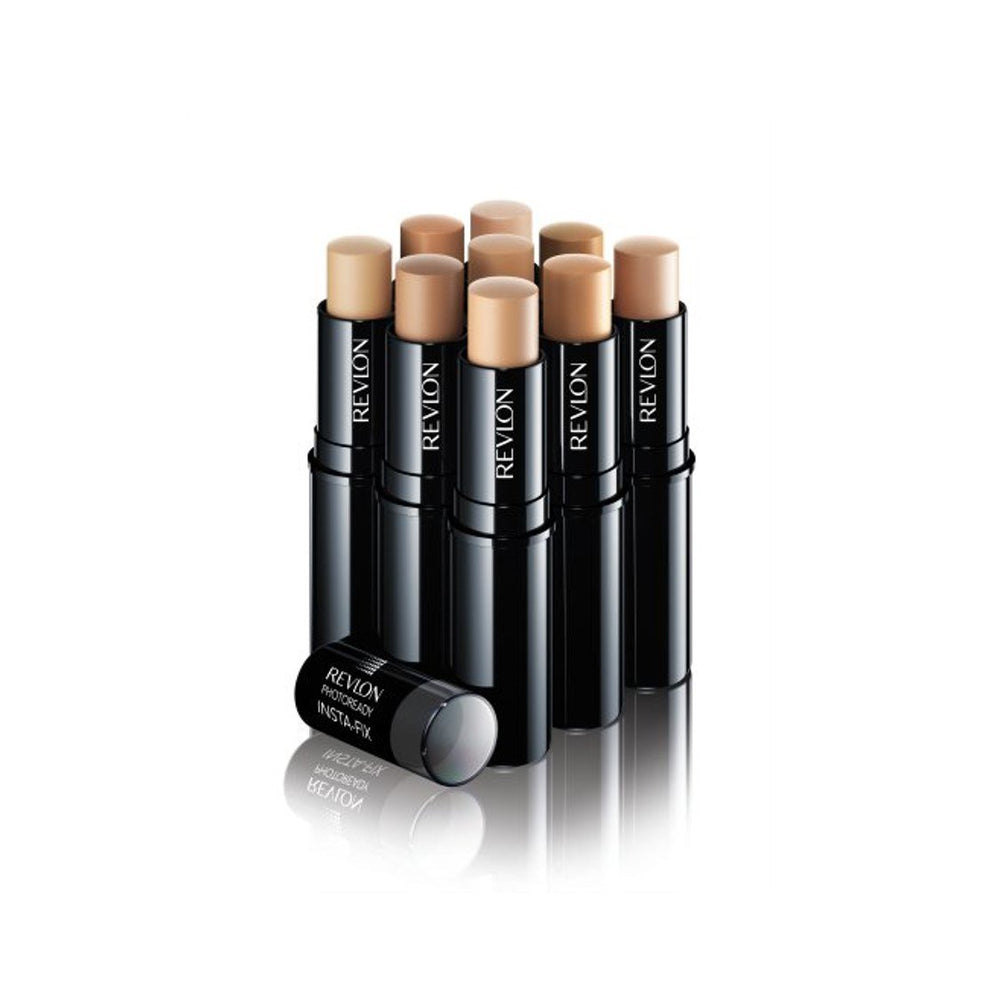 Revlon PhotoReady Insta-Fix Vanilla in-use portrait for quick concealing