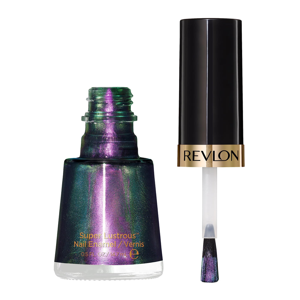 Revlon Super Lustrous Amethyst Smoke chip-defiant finish in action.
