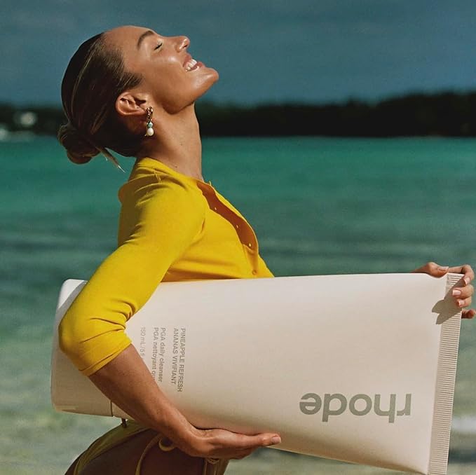 Rhode Pineapple enzyme and green tea ingredients highlight natural antioxidants for daily cleansing.