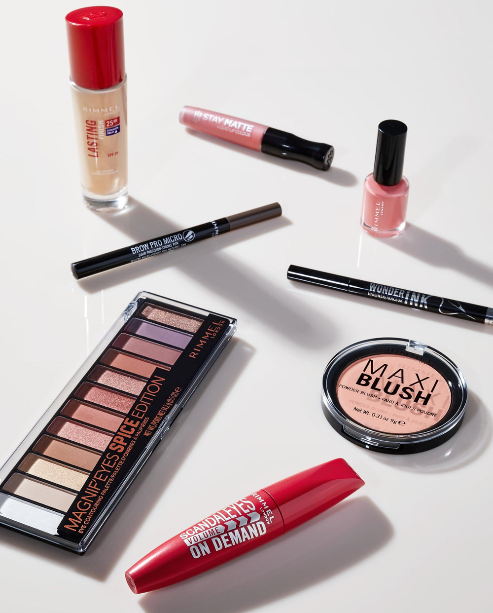 Rimmel labial líquido mate: empaque compacto para retoques rápidos