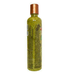 Ritual Botanico Plex heat-protection for hair demonstrates styling protection.