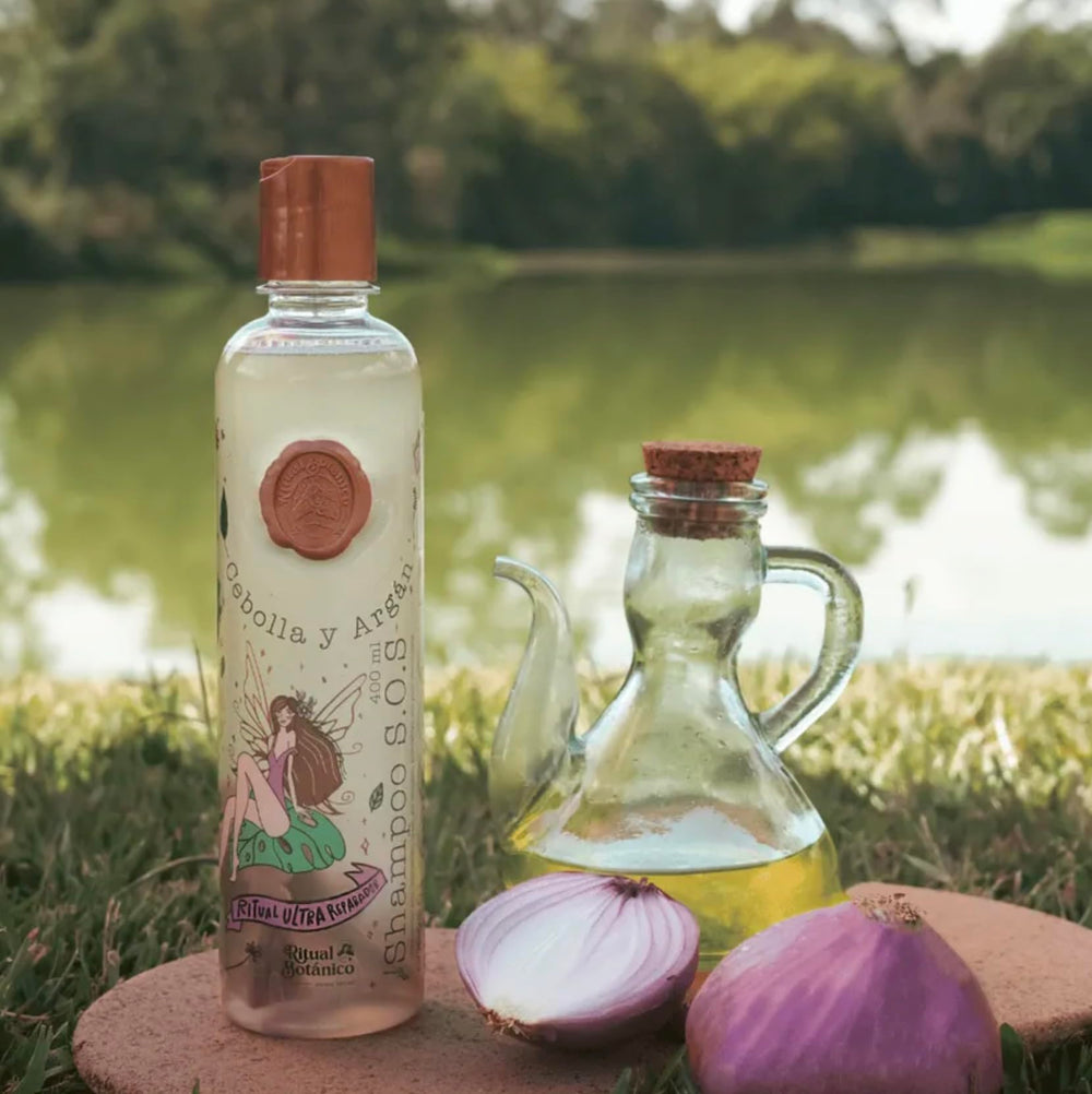 Ritual Botanico Shampoo Ultra Reparador label closeup highlighting natural onion and argan ingredients.