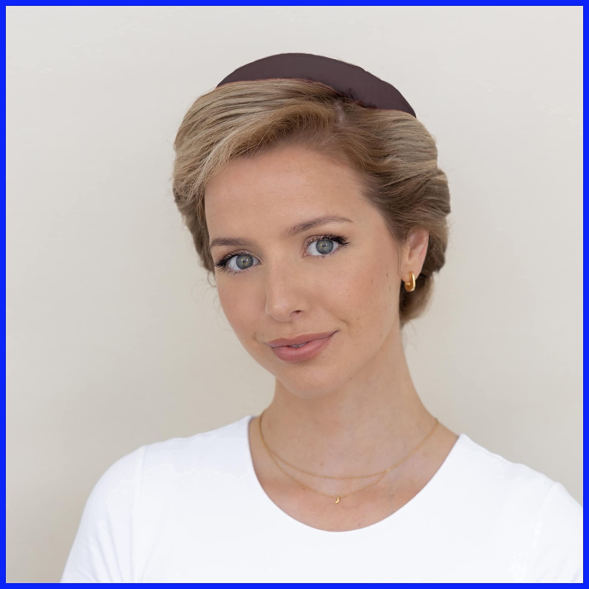 RobeCurls mocha satin inner lining provides moisture-wicking comfort for sleep.