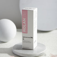 ROLANYIN Suero hialurónico, aplicador con gota, textura ligera y absorción rápida.