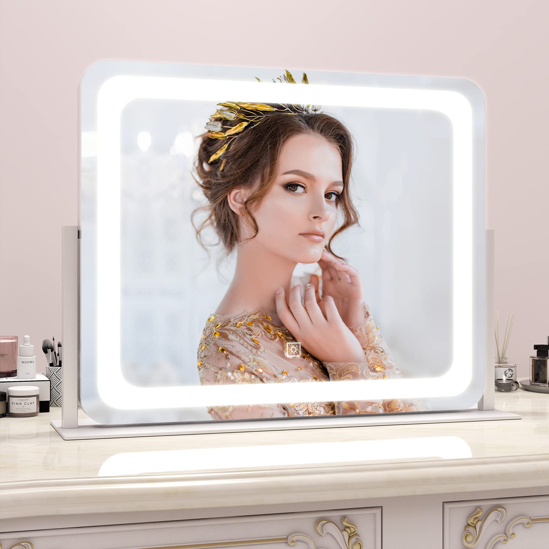 ROLOVE gift-ready vanity mirror adds modern elegance to dressing areas