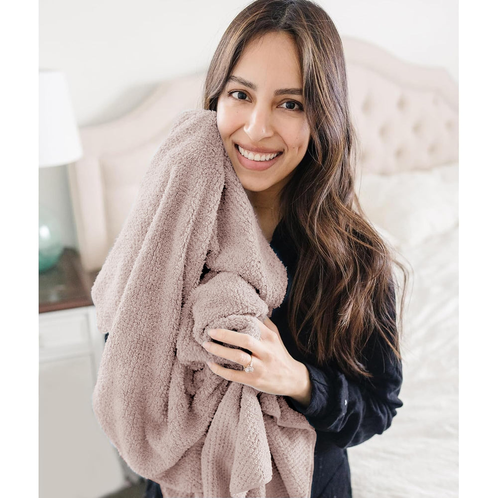 ROL SHOL towel ideal for gym and beach use after workouts