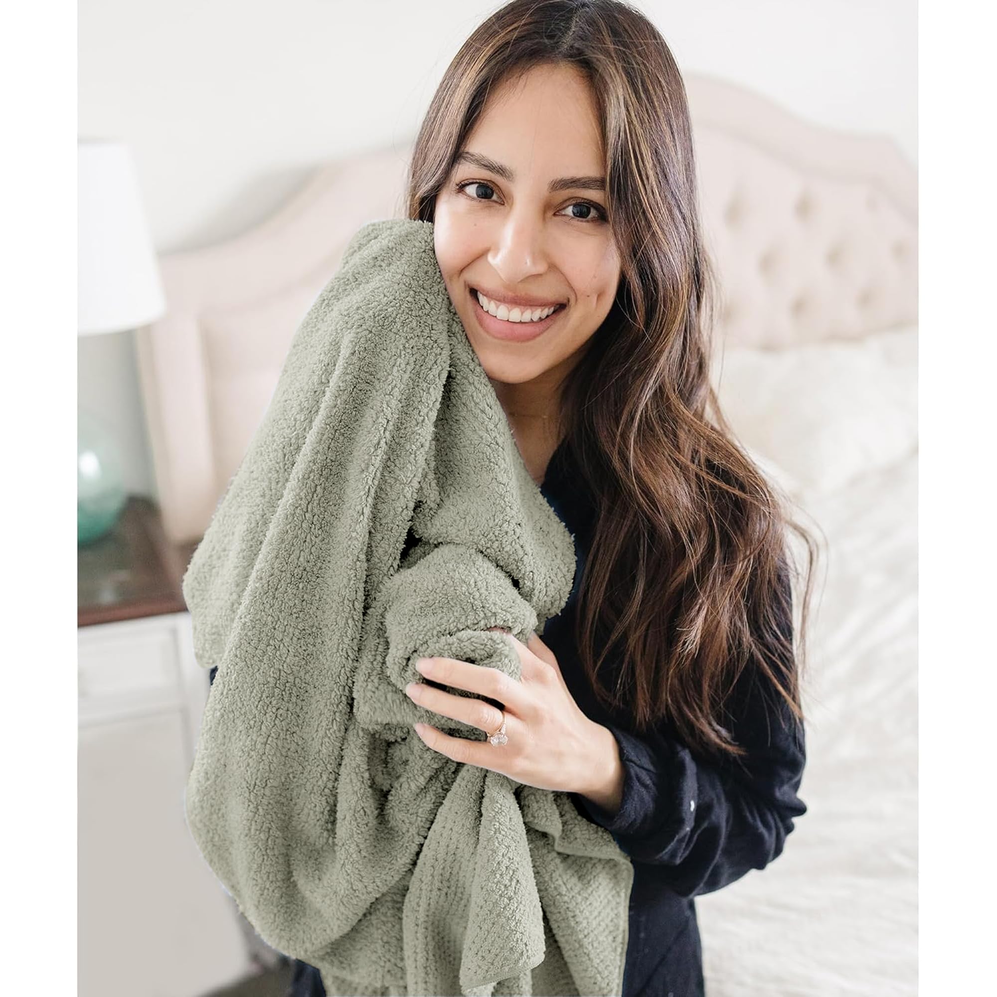 ROLSHOL lightweight towel on bathroom shelf highlights compact, travel-friendly design.