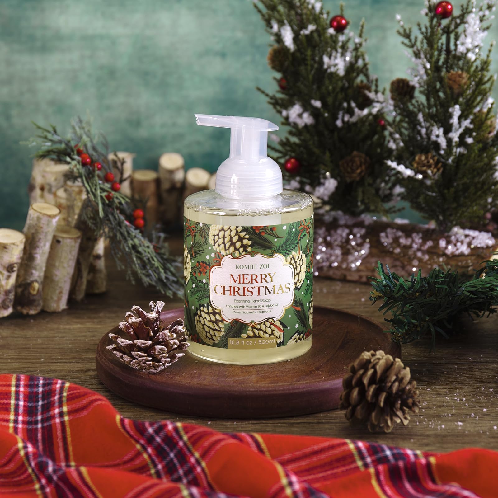 ROMIIE ZOI winter kitchen and bathroom display featuring a generous 500ml bottle.