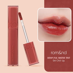 romnd dewy-ful water tint 04 chili up lip glow detail with high shine
