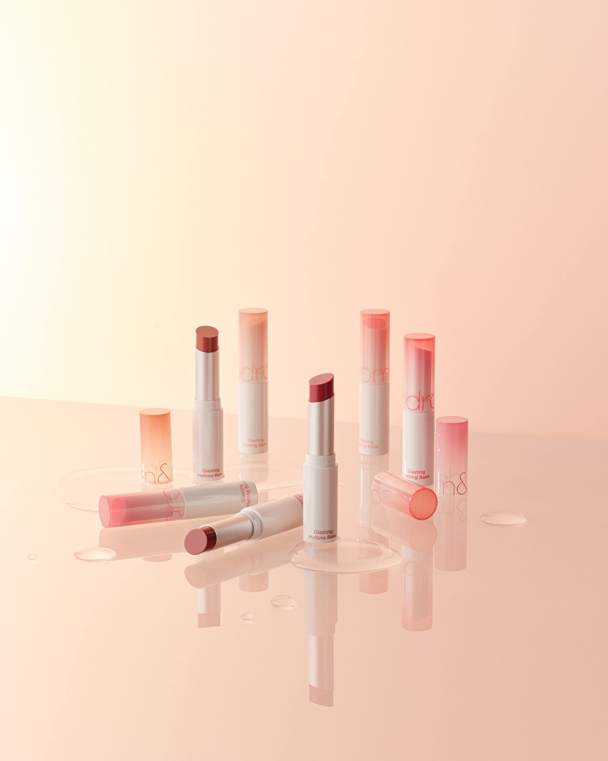 rom&nd Glasting Melting Balm Kaya Fig creamy texture enabling a smooth glide.