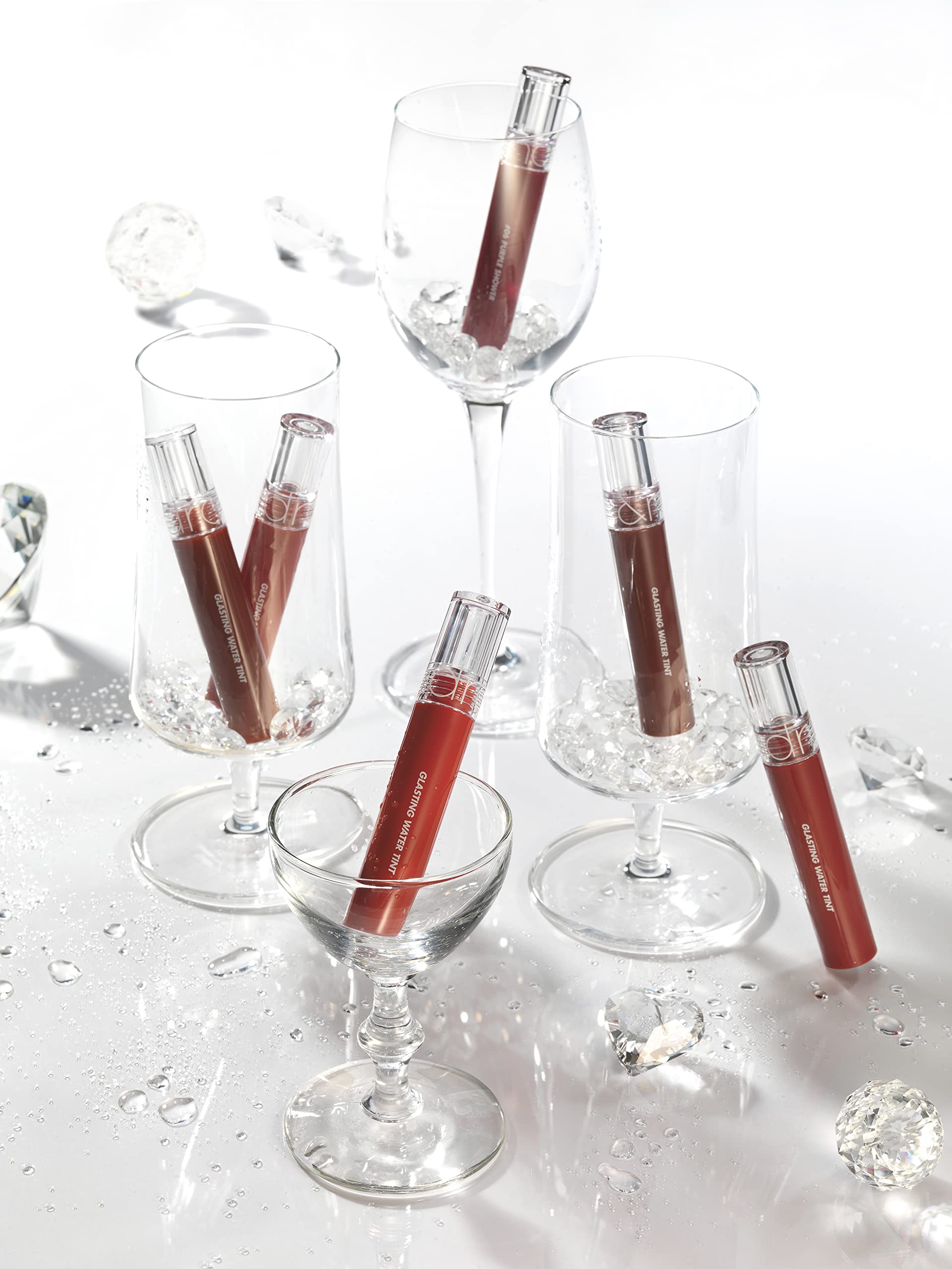 romnd massive lip oil spatula-tip enables precise, easy shade control for a polished look.