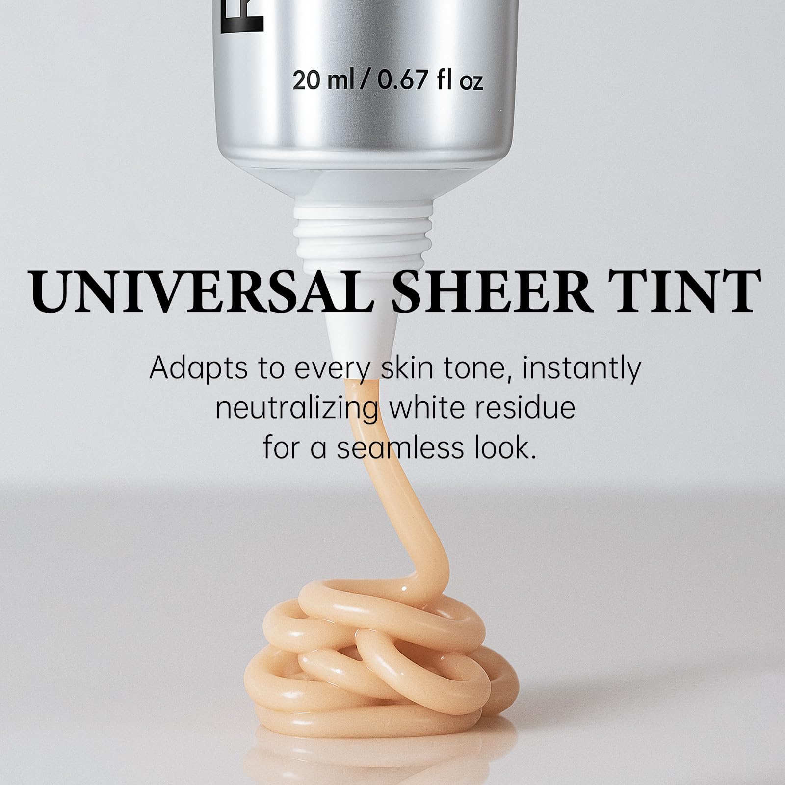 Roseblem Instant Eye Tightener brush-free usage demonstrates easy precision.