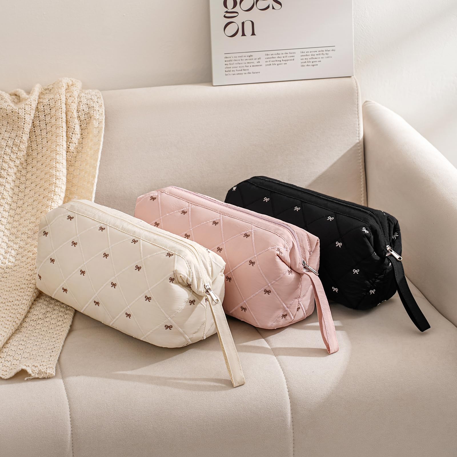 RSRSLEII portable design offers handle and wall-hanging options for easy storage.