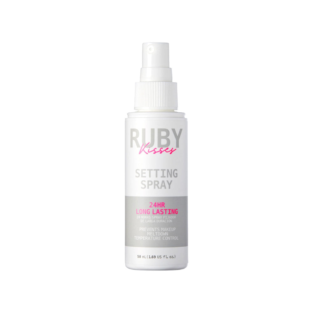 Spray fijador 24h de Ruby Kisses en botella para fijar el maquillaje durante todo el día