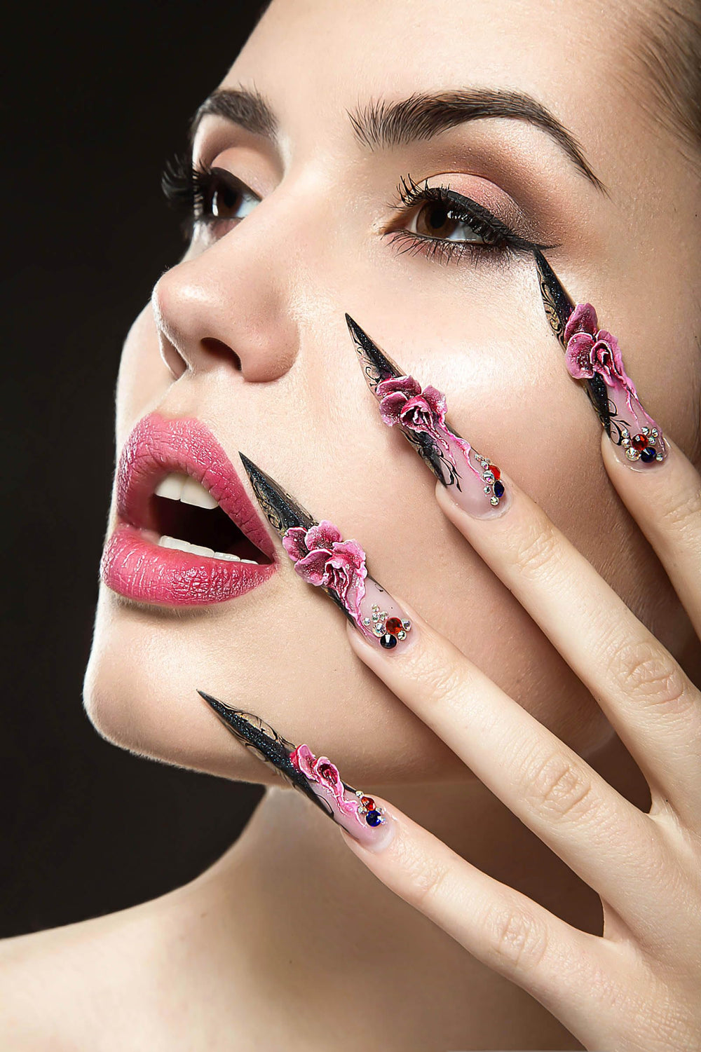 RUOKEXIN square press-on nails jelly glue bottle close-up for easy DIY nail art