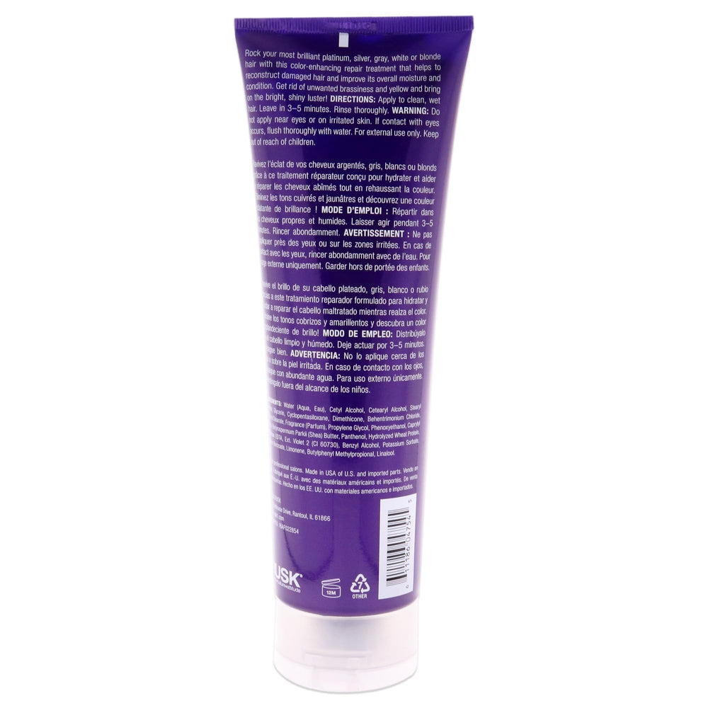 Application on wet hair showing how PlatinumX Repair Treatment nourishes strands.