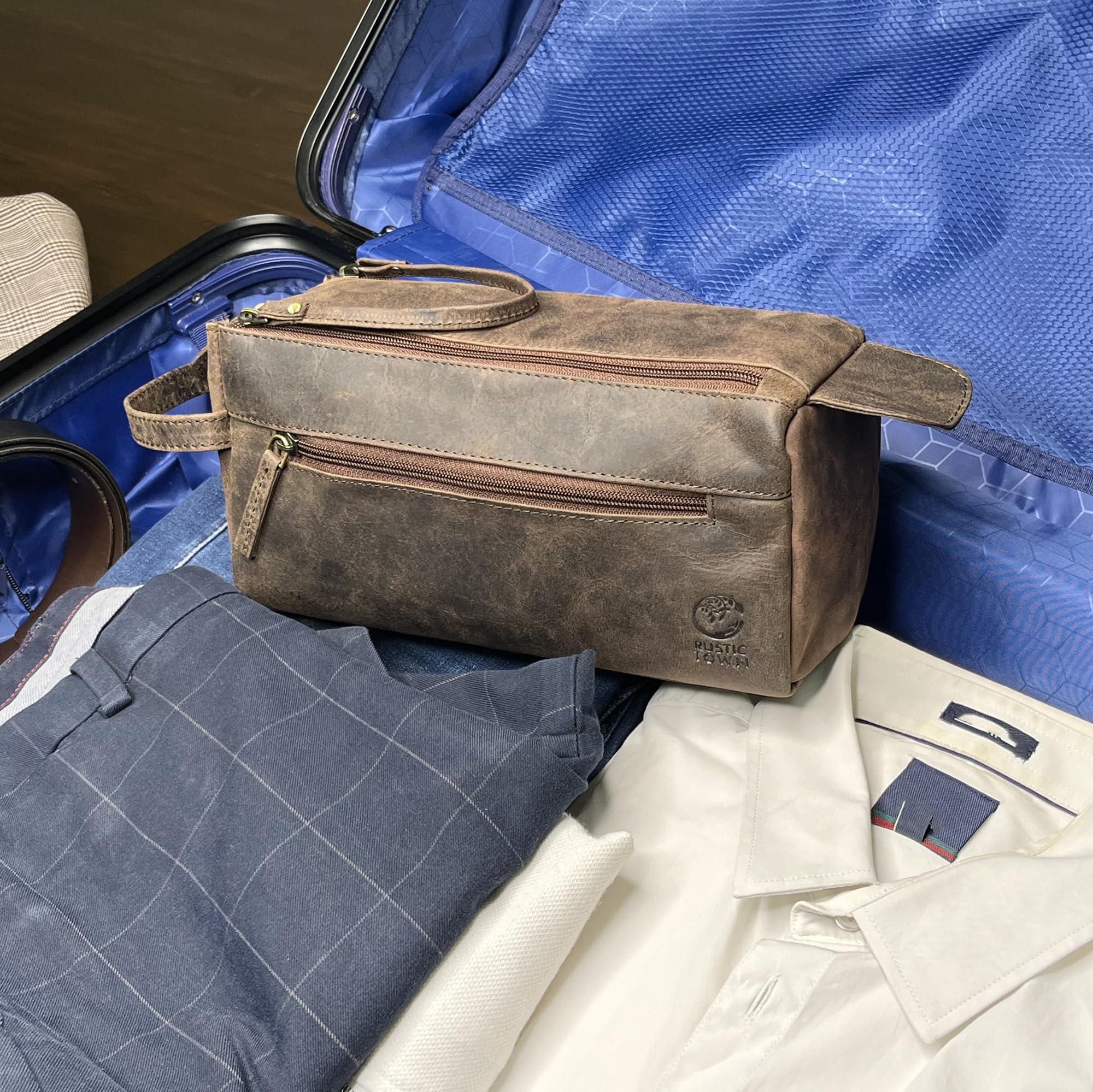 Rustic Town Buffalo Leather Toiletry Bag rugged YKK zippers ensure reliable performance.