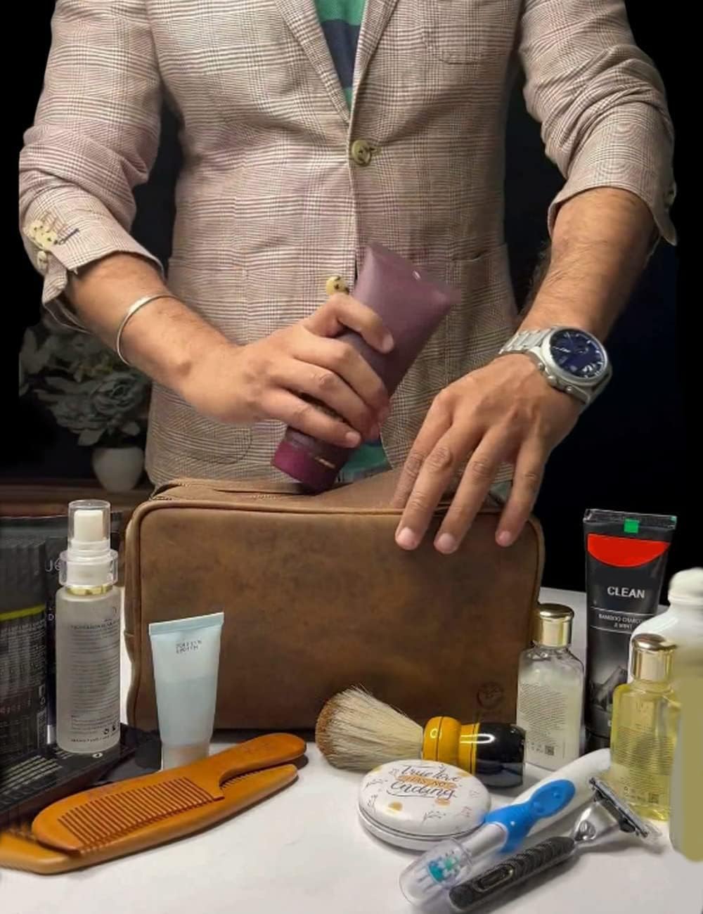 RUSTIC TOWN full-grain leather travel toiletry bag side handle offers easy carry during travel