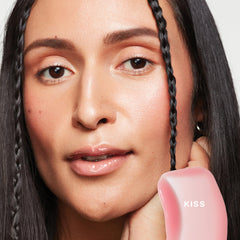 Saie Glossybounce doe-foot applicator delivers easy, buildable glow.