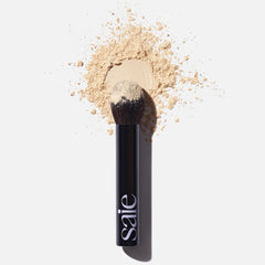 Saie The Fluffy Brush fluffy edges create a diffused, airy finish.