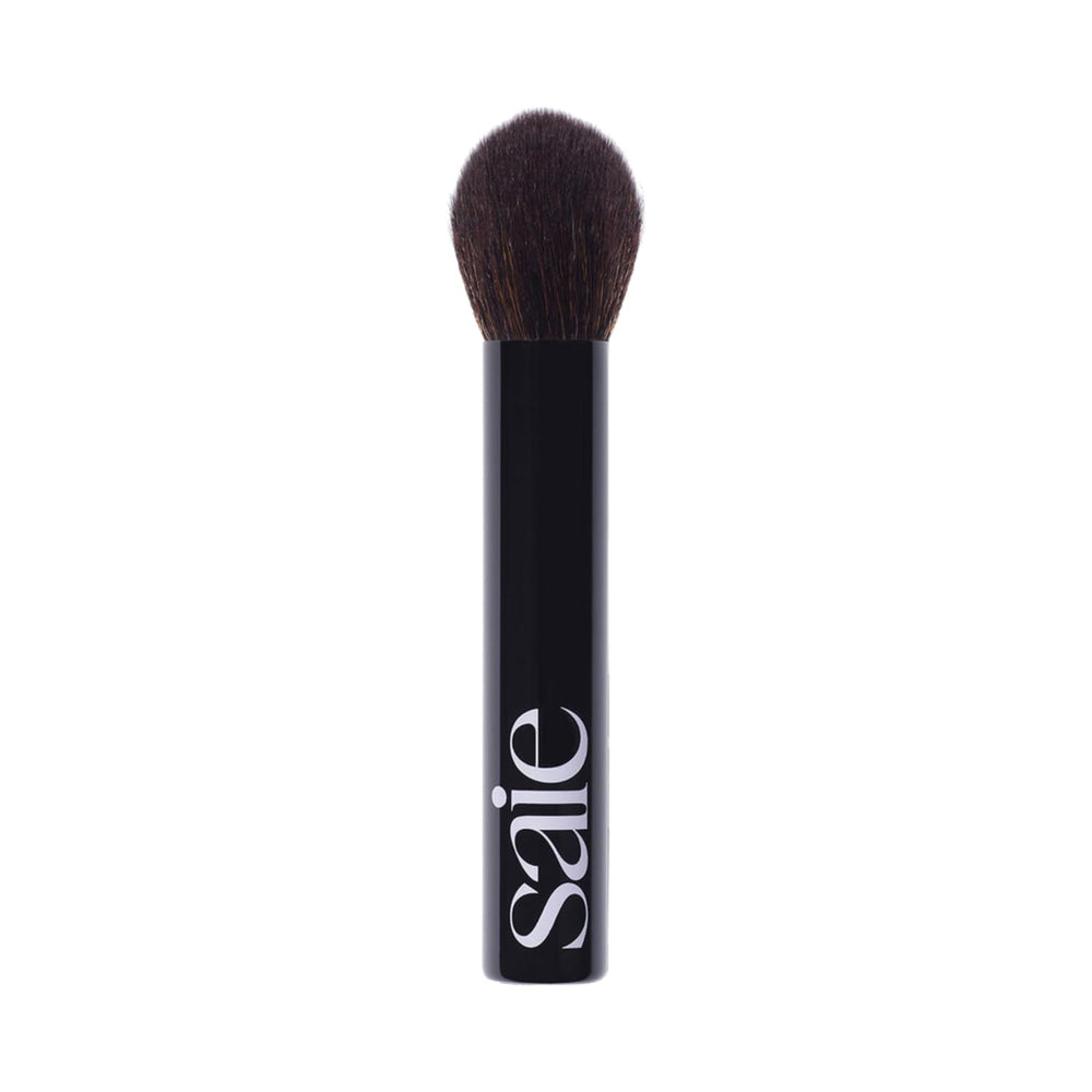 Saie The Fluffy Brush close-up of soft bristles for even powder pickup and diffusion.