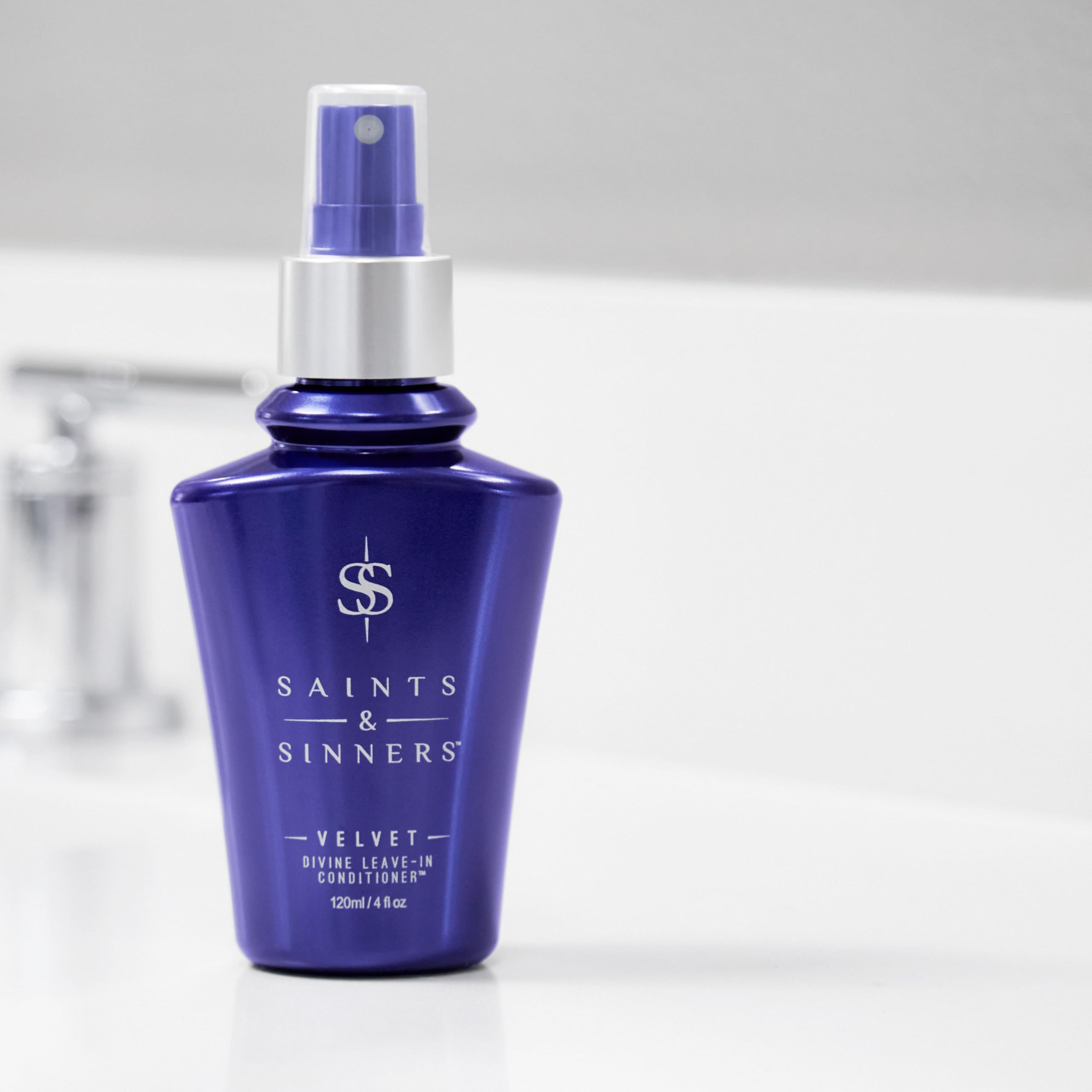 Saints & Sinners Velvet Divine leave-in-shine-closeup emphasizes healthy-looking moisture and luster